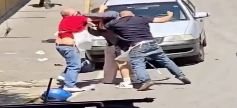 Captan a 2 hombres golpeando a una mujer en Cuernavaca