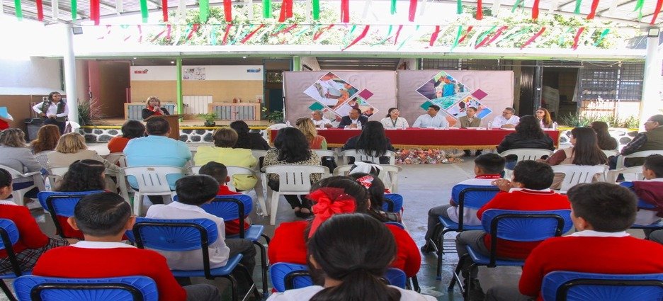 Autoridades sanitarias reconocen a escuelas como espacios libres de criaderos de dengue