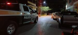Victiman a pareja a bordo de un auto en Cuernavaca