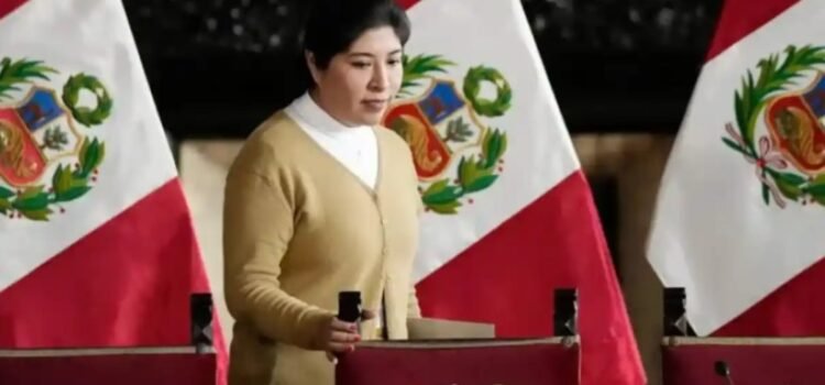 Ordena Perú captura internacional de la exprimera ministra Betssy Chávez