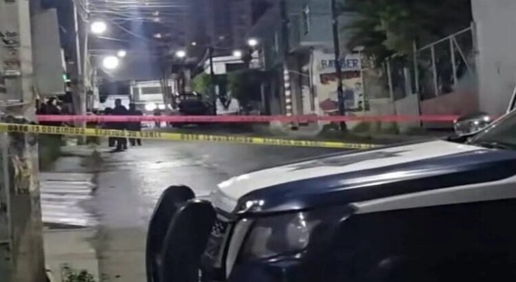 Balean a 2 personas en colonia Tulipanes de Cuernavaca