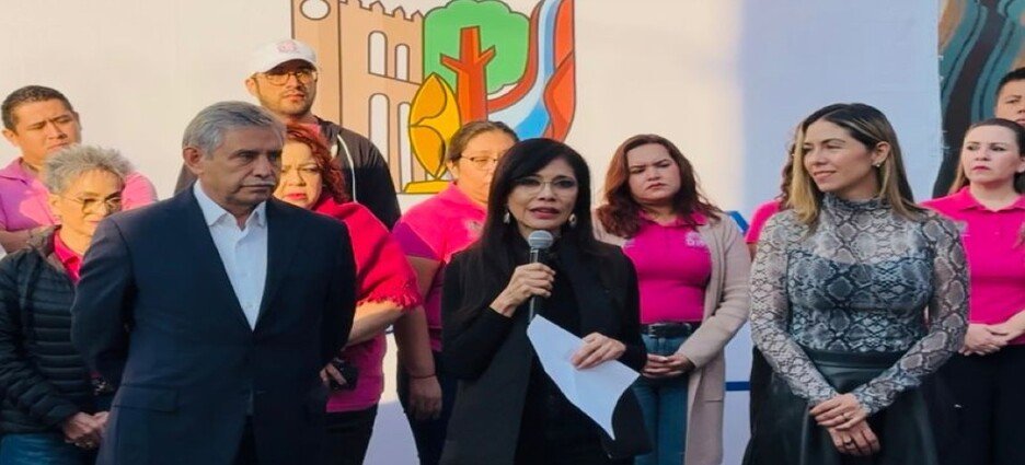 Ayuntamiento de Cuernavaca entrega mil cobijas y 800 prendas por temporada invernal