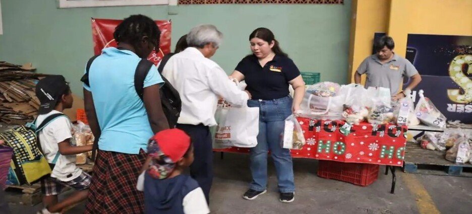Reparten cenas navideñas a familias de Cuernavaca y Jiutepec