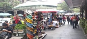 Negocios cierran por ambulantaje en Cuernavaca