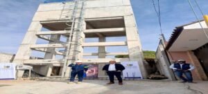 Alcalde de Cuernavaca supervisa avance en obra de tanque elevado en colonia Ocotera de Chamilpa