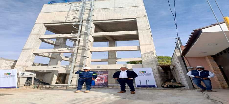 Alcalde de Cuernavaca supervisa avance en obra de tanque elevado en colonia Ocotera de Chamilpa
