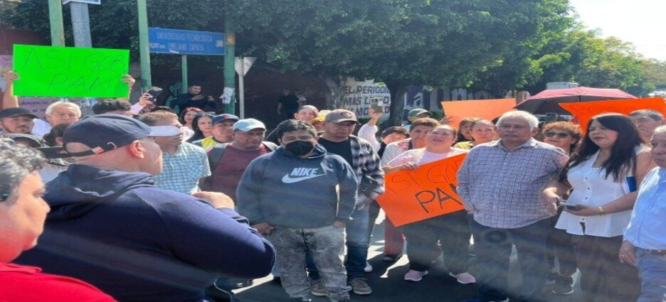 Pensionados exigen pago de aguinaldo a Sistema de Agua en Cuernavaca