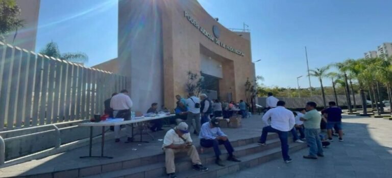 Transportistas de Cuernavaca buscan amparos contra Ley de Movilidad