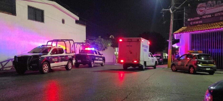 Acribillan a hombre en estacionamiento de minisúper en Cuernavaca