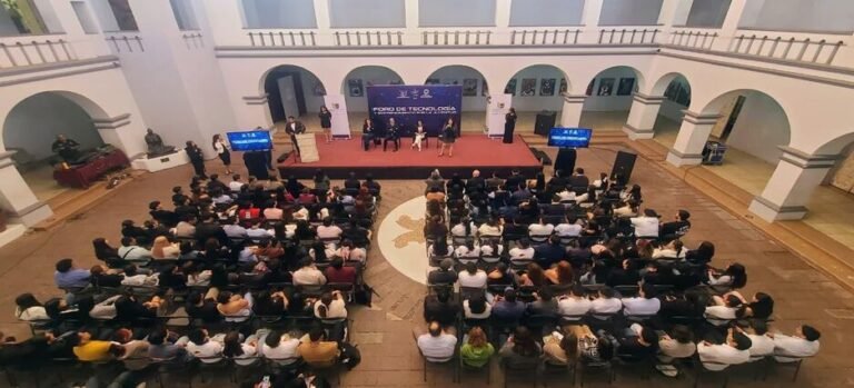 Realizan primer Foro de Tecnología y Emprendimiento por la Juventud 2026