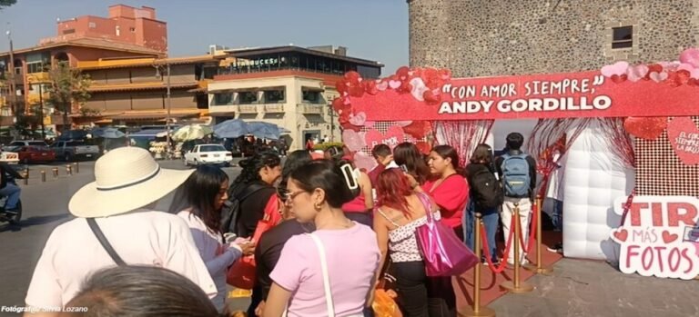 Instalan módulo de fotos por el Día del Amor y la Amistad, en el centro de Cuernavaca