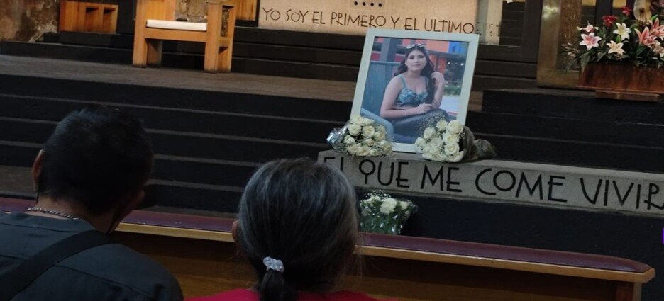 Realizan misa en honor a Kimberly Ramos en Catedral de Cuernavaca