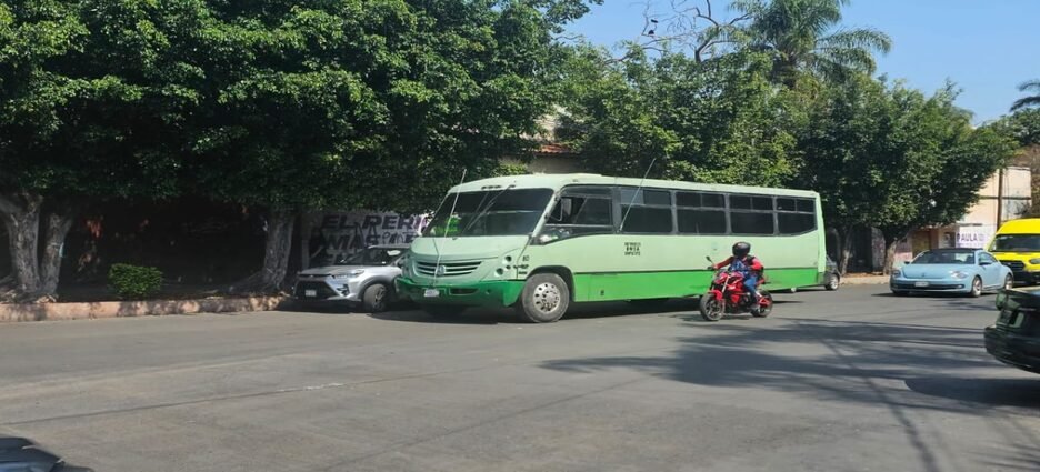 Habitantes mantienen resistencia pasiva ante posible aumento al pasaje