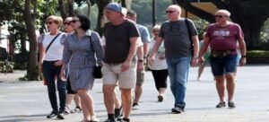 Estudiantes extranjeros salen de Cuernavaca hacia Centroamérica