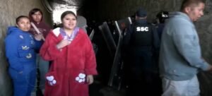 Pobladores de Parres se manifiestan en autopista México-Cuernavaca