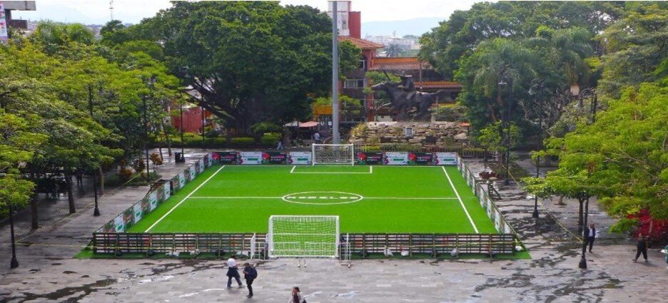 Organizan torneos y retas en cancha mundialista del Zócalo de Cuernavaca
