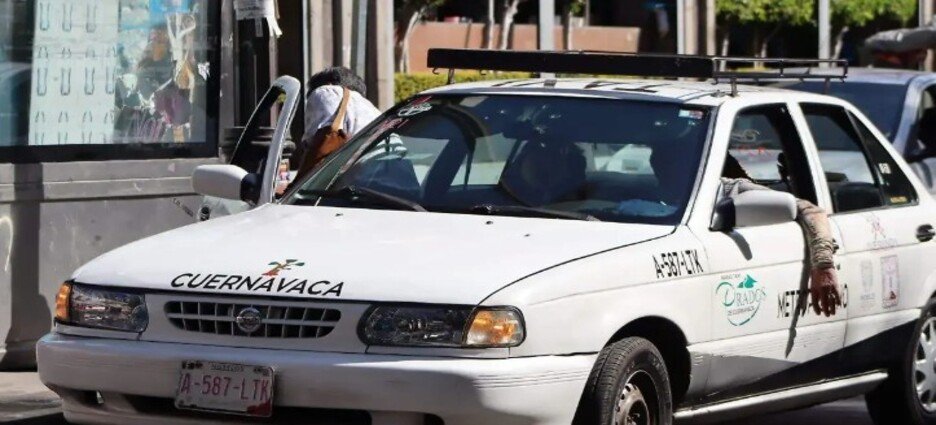 Denuncian robos de hasta 3 taxis al día en Cuernavaca