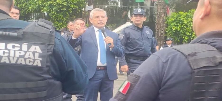 Policías reclaman homologación salarial y ajuste del ISR al Ayuntamiento de Cuernavaca