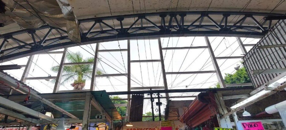 Preparan obras en red eléctrica del mercado Adolfo López Mateos tras incendio